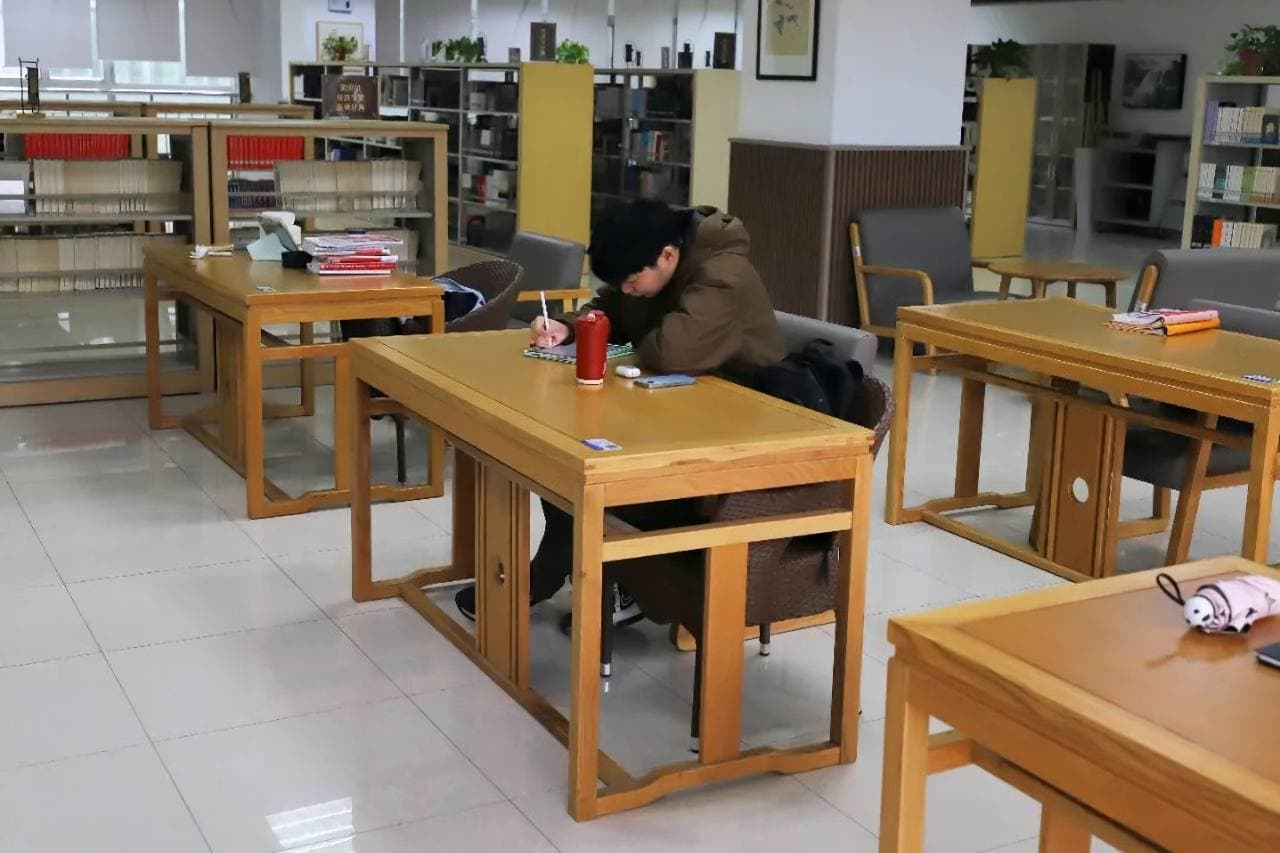Кампус Чжэцзянский финансовый профессиональный колледж