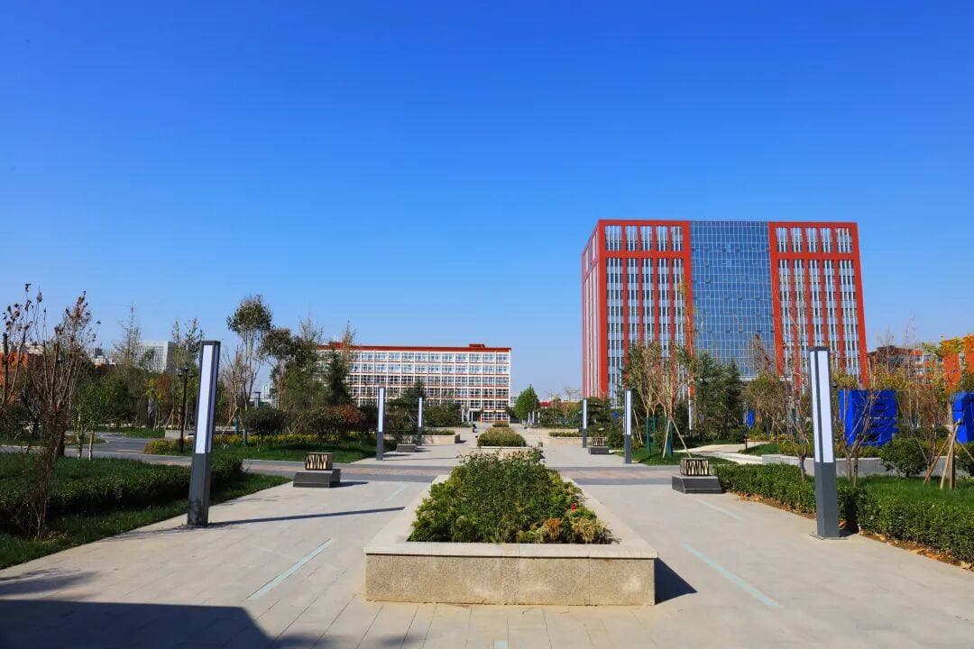 Хэбэйский транспортный профессионально-технический колледж, фото 3