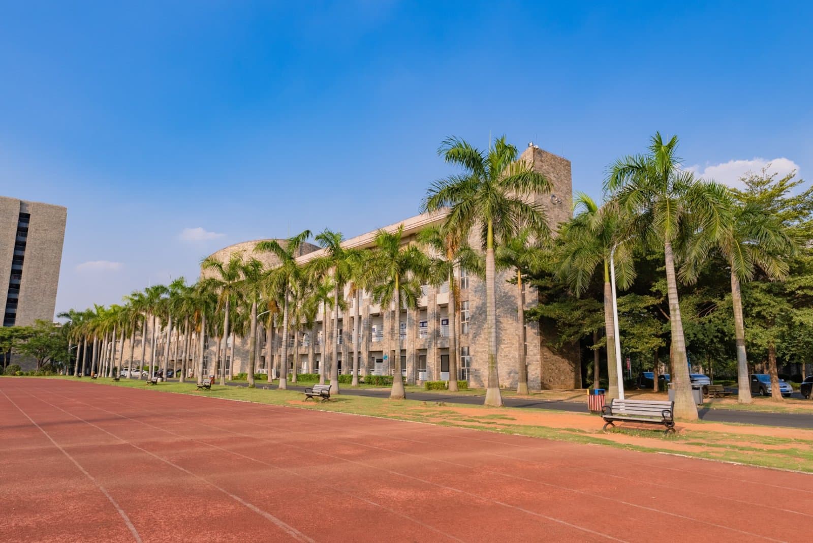 Кампус Гуандунский институт «Дунжуань»