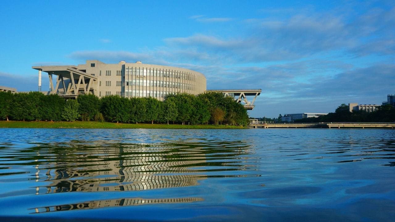 Кампус Дунгуаньский профессионально-технический колледж