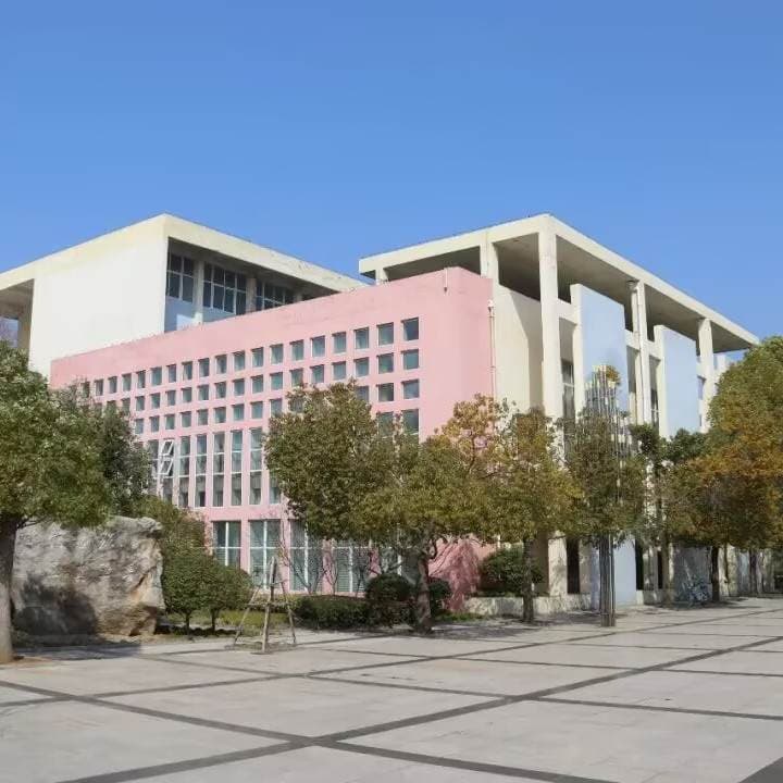 Кампус Профессиональный колледж «Юнчэн»