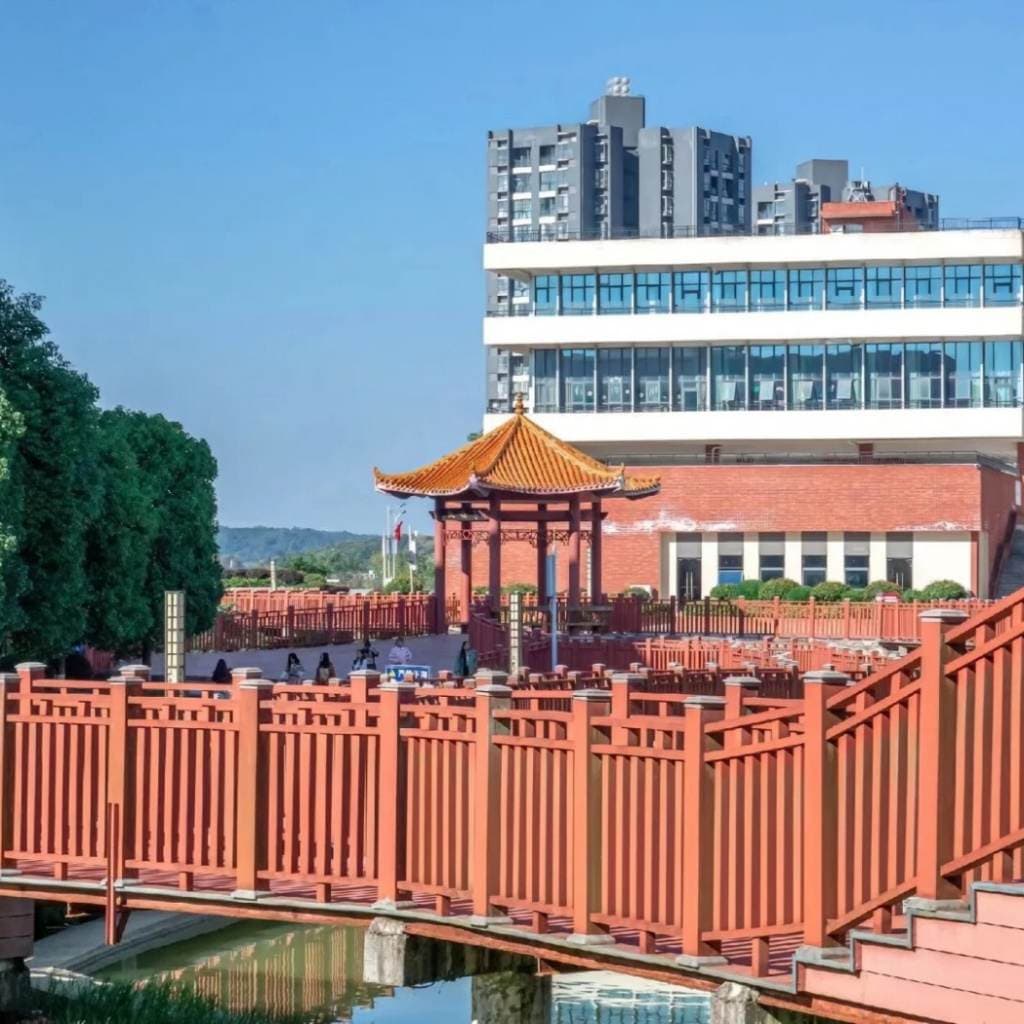 Аньшуньский профессионально-технический колледж, фото 4