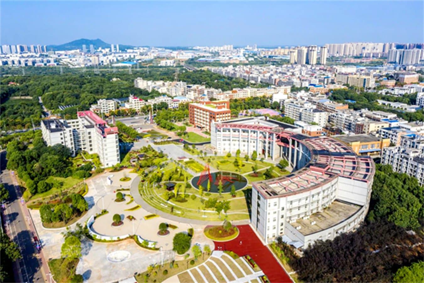 Хунаньский университет промышленности и торговли, фото 4